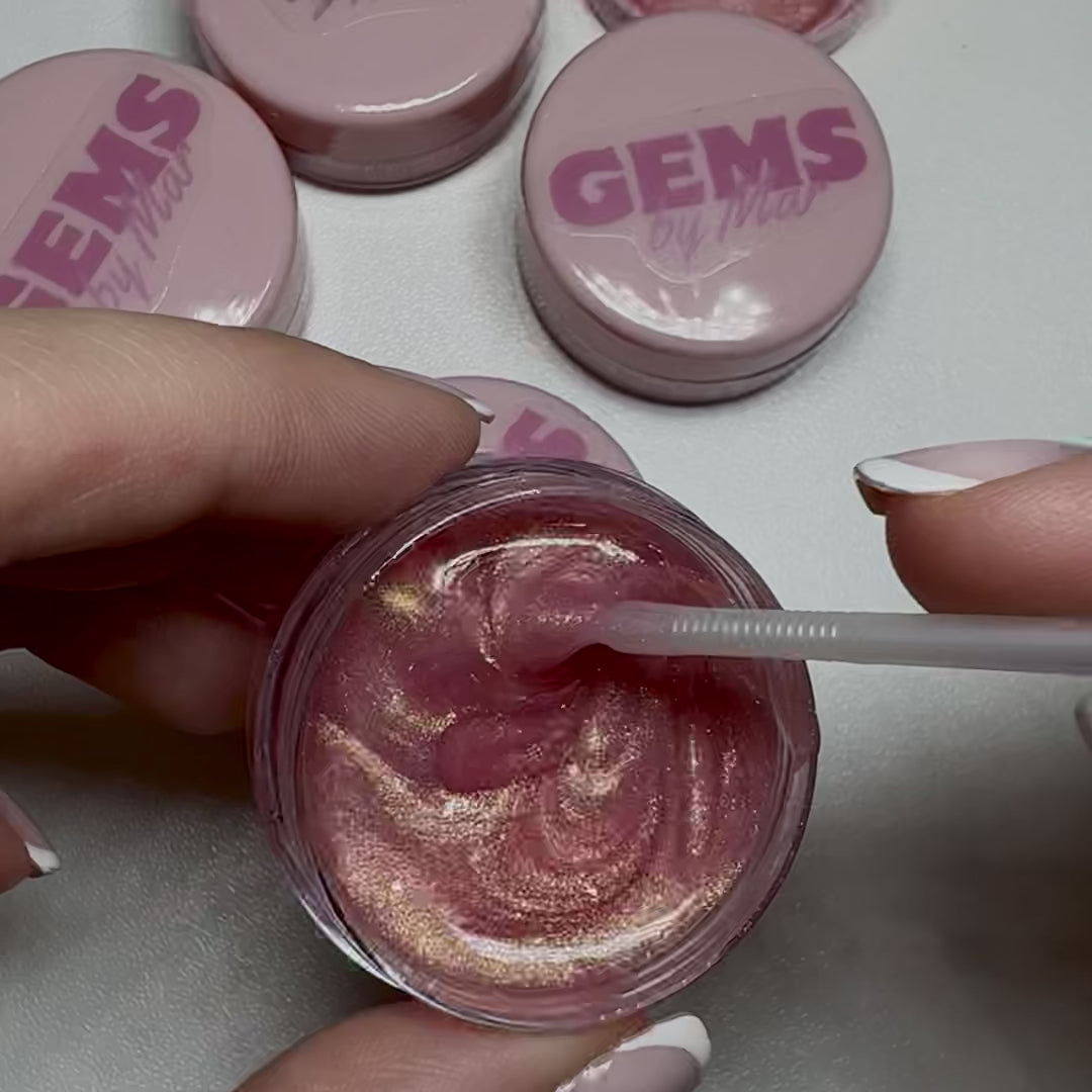 Pink shimmer gloss